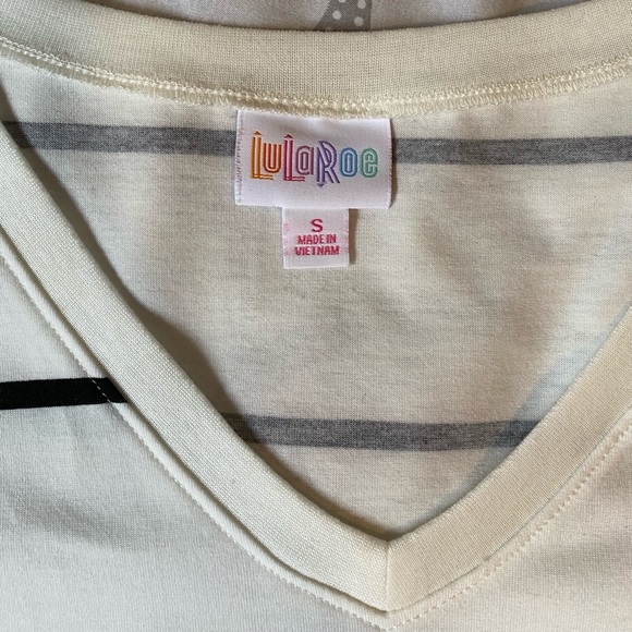 2/$20 🔥 LuLaRoe Christy Tee - Picture 2 of 3